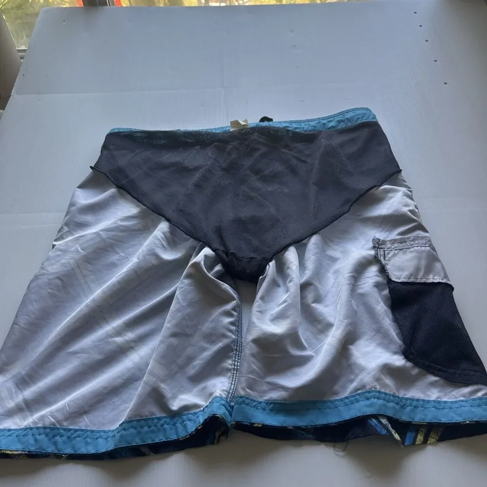Speedo Men’s Board Swim Shorts Size M Black Blue Yellow Plaid Cargo Pocket